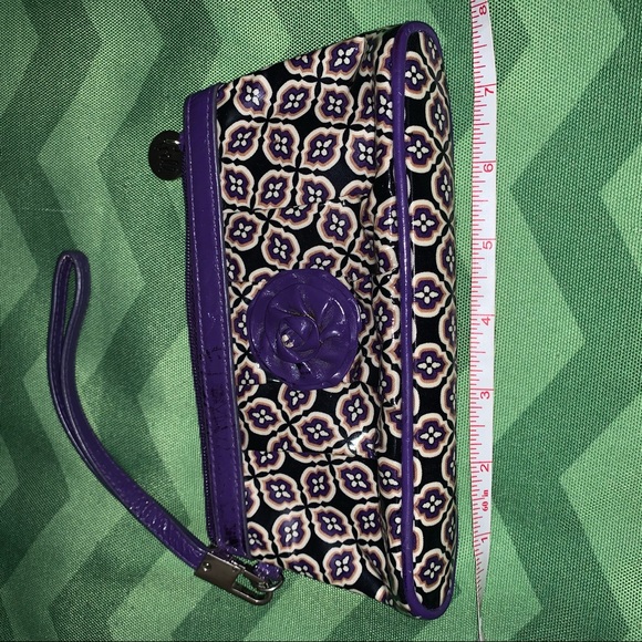 Vera Bradley Wristlet - Picture 2 of 7
